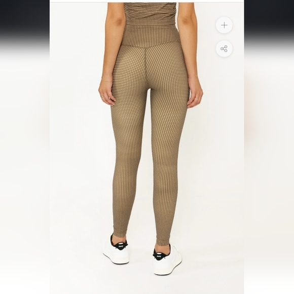 Women's Gold Patterned Activewear Set - Picture 3 of 8